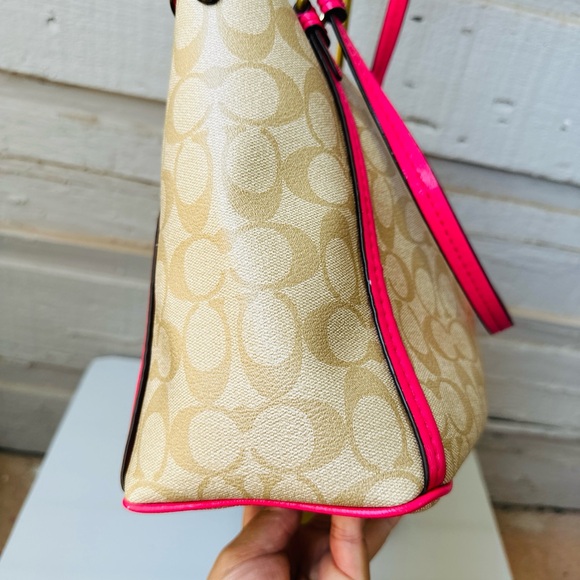 COACH monogram shoulder bag - Picture 6 of 17